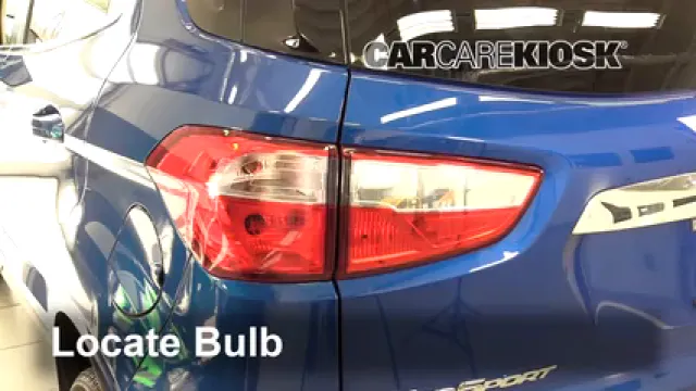 2018 Ford EcoSport Titanium 2.0L 4 Cyl. Éclairage Feu clignotant arrière (remplacer l'ampoule)